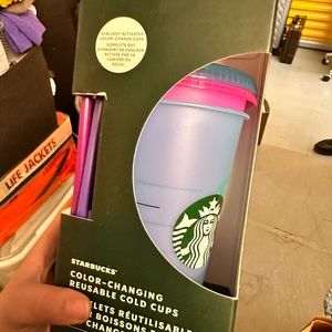 Color changing Starbucks cups